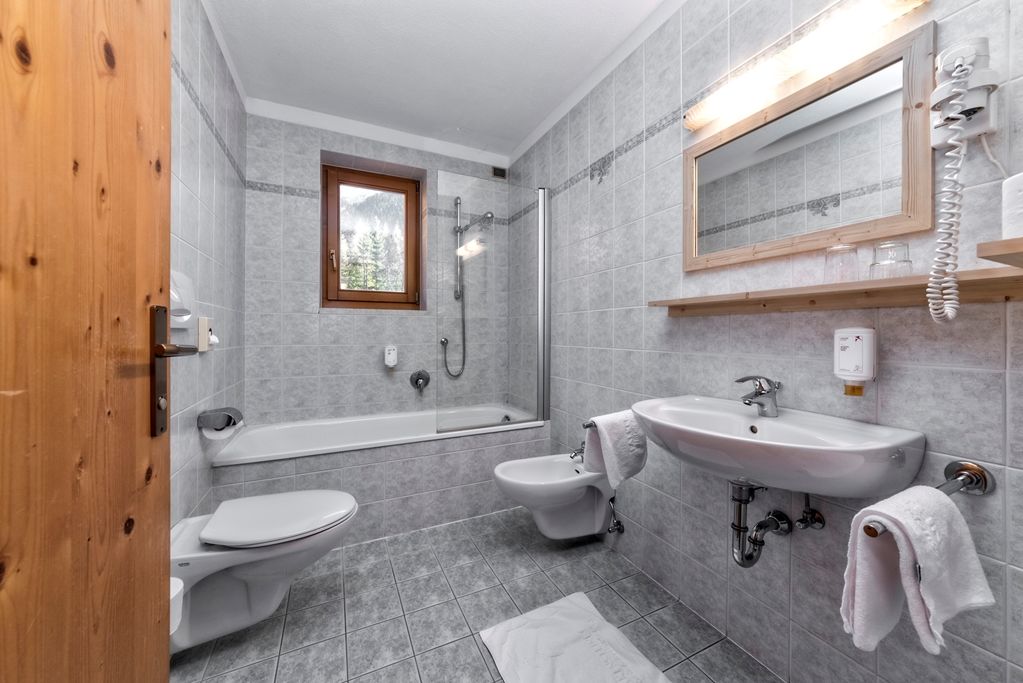 Falkensteiner Hotel Antholz - Adults Only Ruang foto